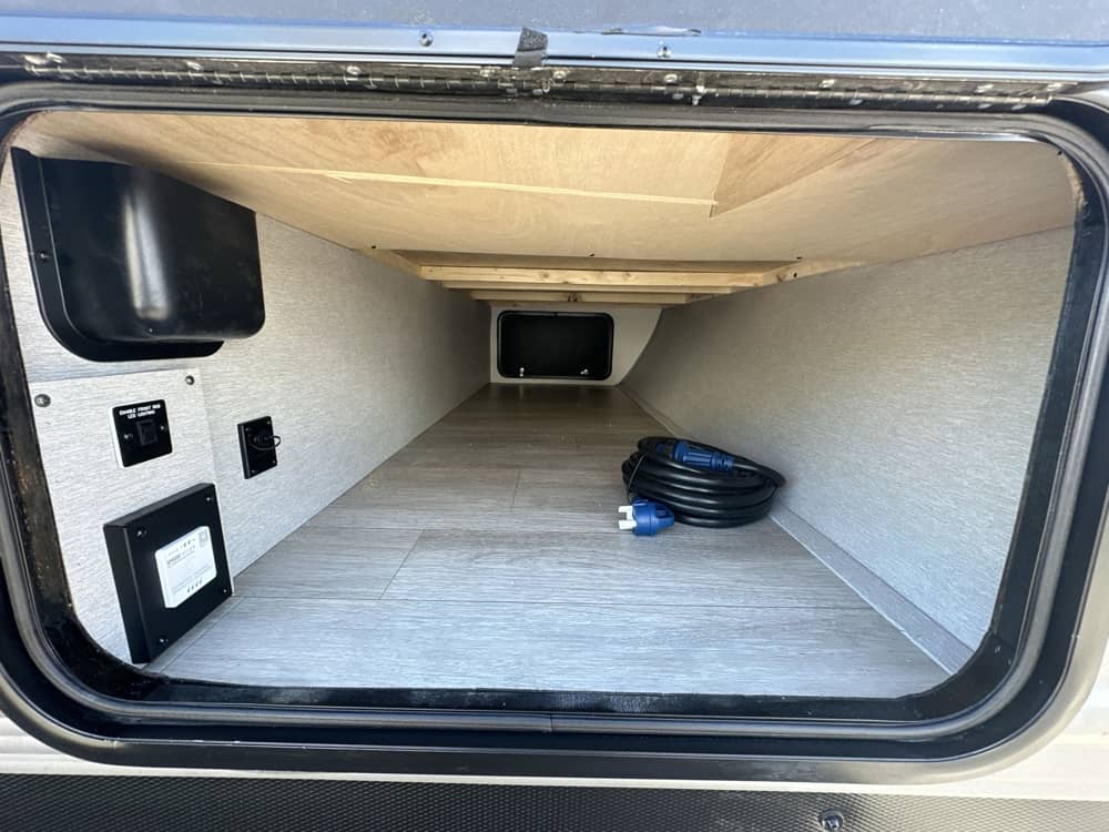 CATALINA SUMMIT SERIES 8 211BH