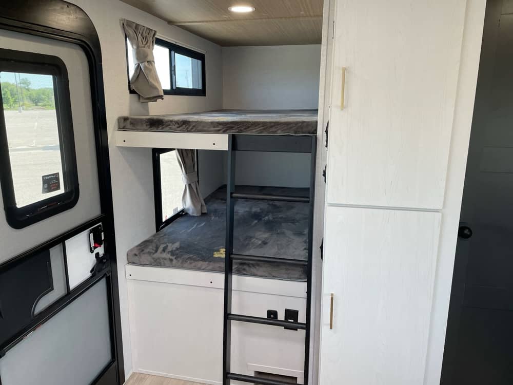 FOREST RIVER VIBE 2600BH