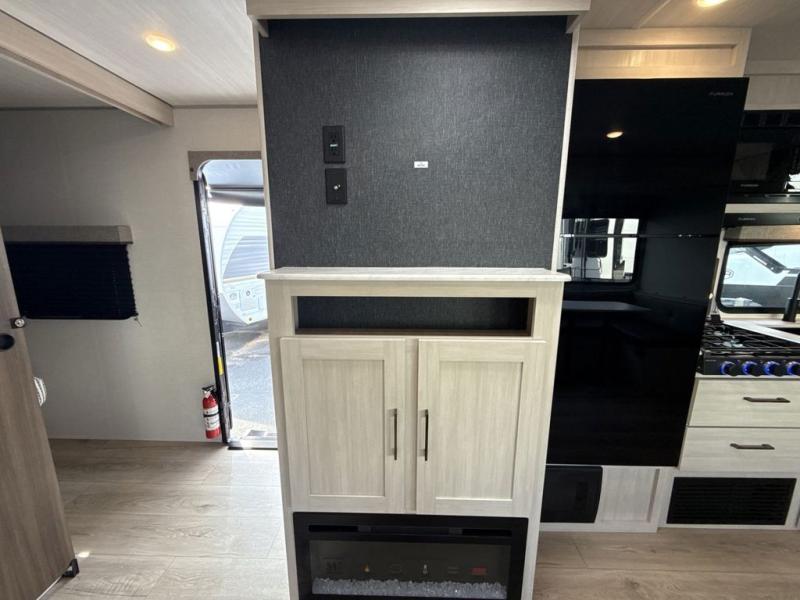 FOREST RIVER SURVEYOR 27CAMP