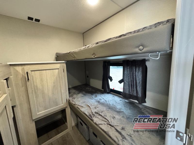 COACHMEN CATALINA SUMMIT SERIES 8 281QBUNK