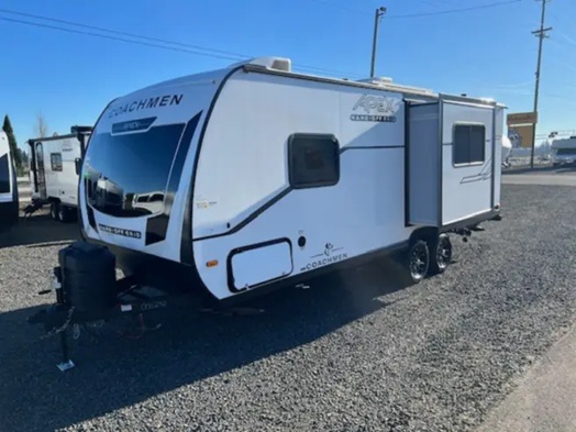 COACHMNE APEX ULTRA LITE 224RBS