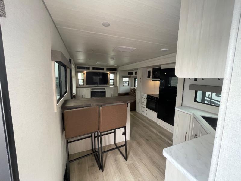 FOREST RIVER GRAND SURVEYOR 302RDBS