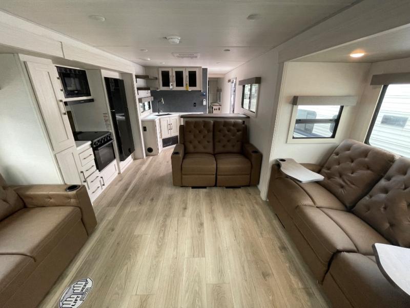 FOREST RIVER GRAND SURVEYOR 302RDBS