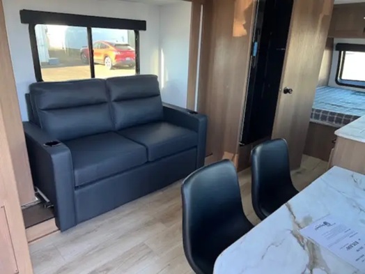 COACHMNE APEX ULTRA LITE 224RBS