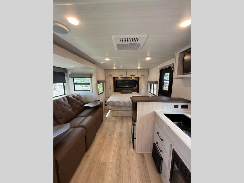 FOREST RIVER SURVEYOR 19SSLE