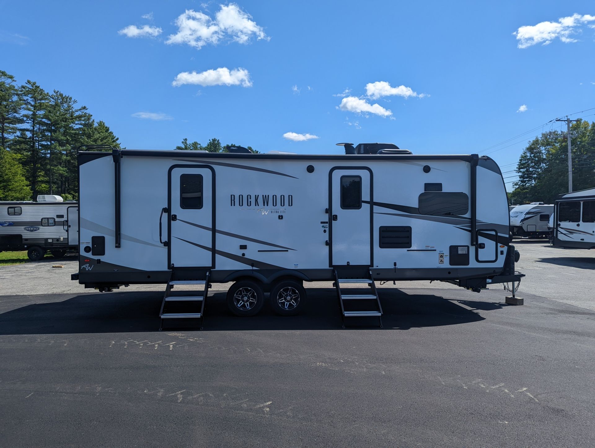 FOREST RIVER ROCKWOOD ULTRA LITE 2608BS