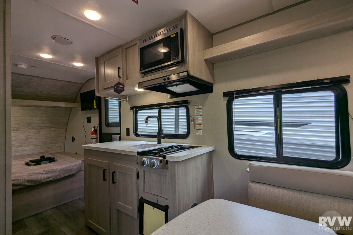 COACHMEN CATALINA SUMMIT SERIRES 7 154RDX
