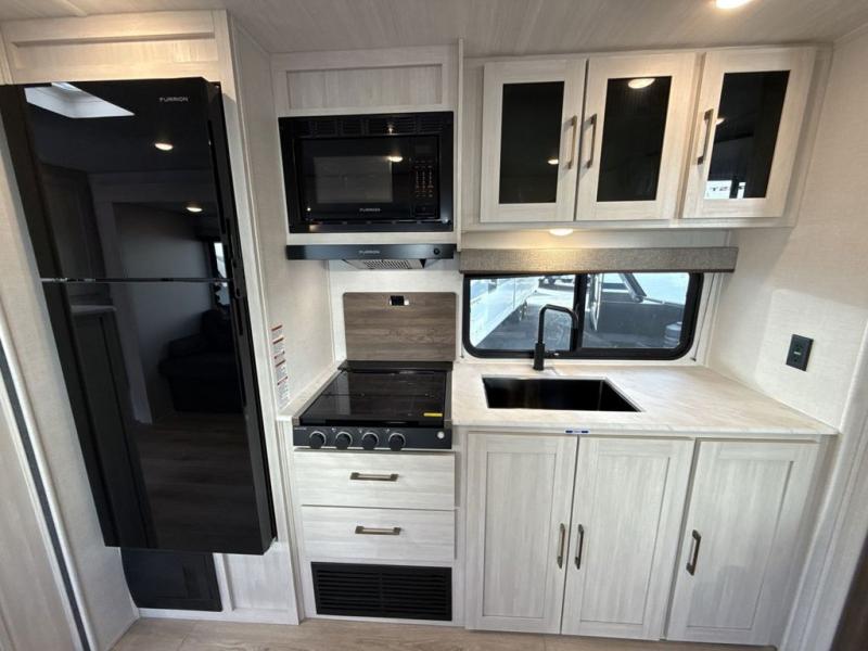 FOREST RIVER SURVEYOR 27CAMP