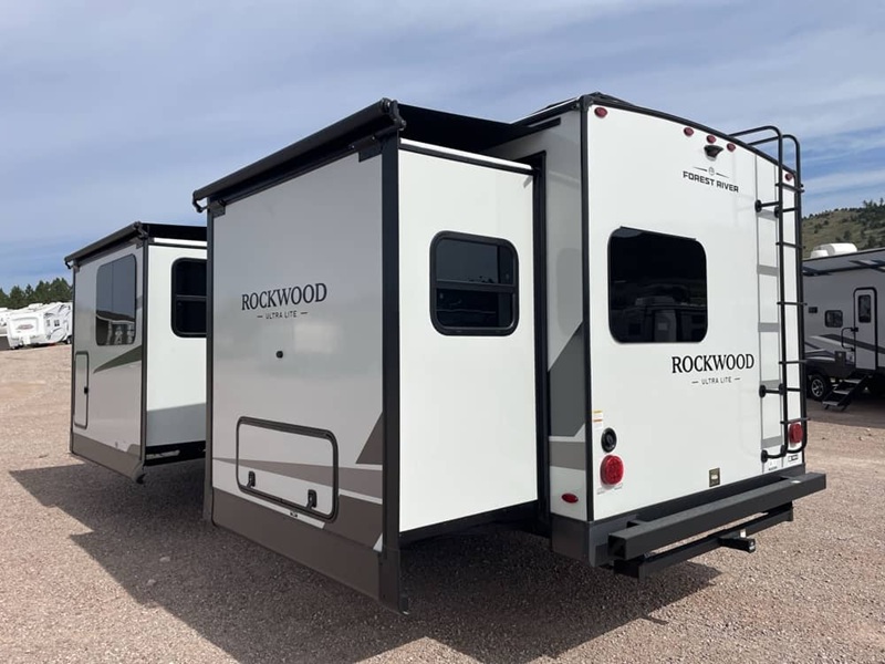 FOREST RIVER ROCKWOOD ULTRA LITE 2619FK