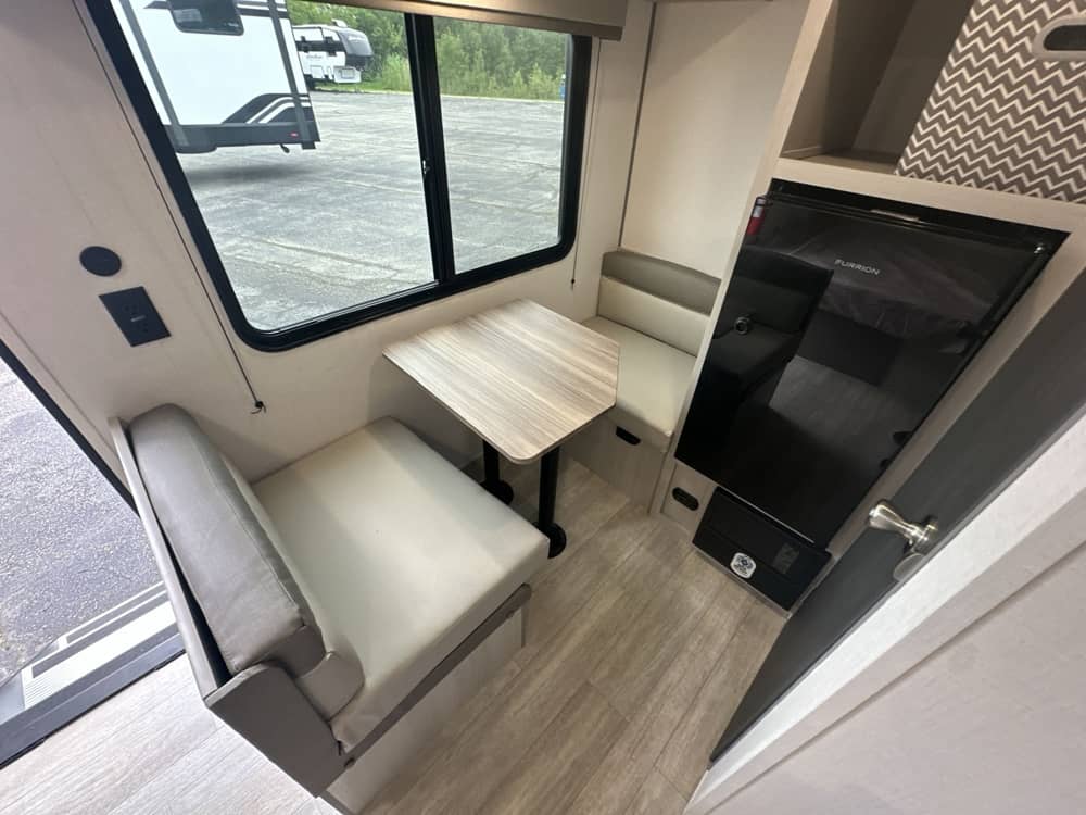 COACHMEN CATALINA SUMMIT SERIES 7 134RDX