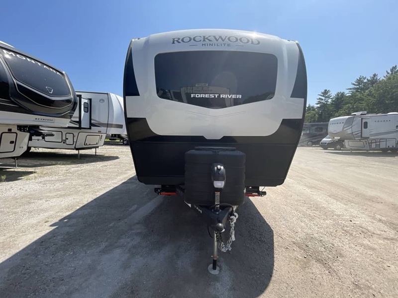 FOREST RIVER ROCKWOOD MINI LITE 2515S