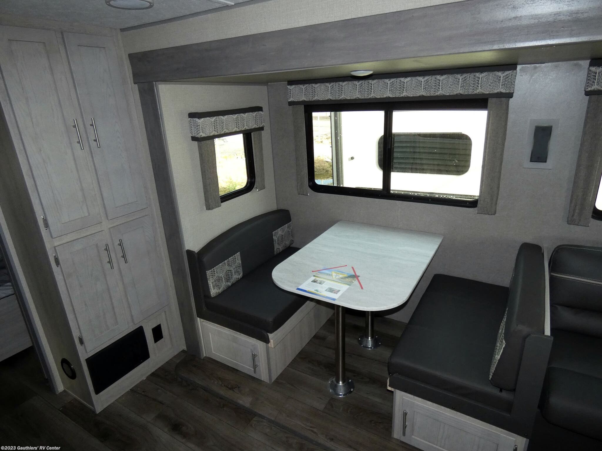 Coachmen Catalina Legacy 343BHTSLE