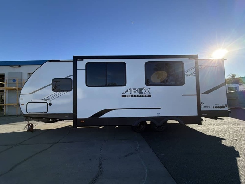 COACHMEN APEX ULTRA LITE 26BHX