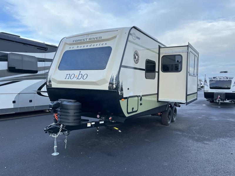FOREST RIVER NO BOUNDARIES 19.6
