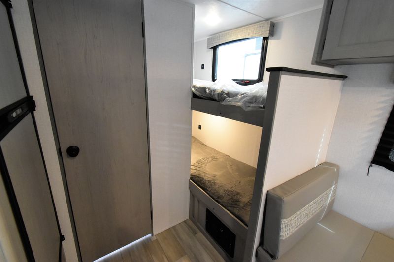 Coachmen CLIPPER 18BH