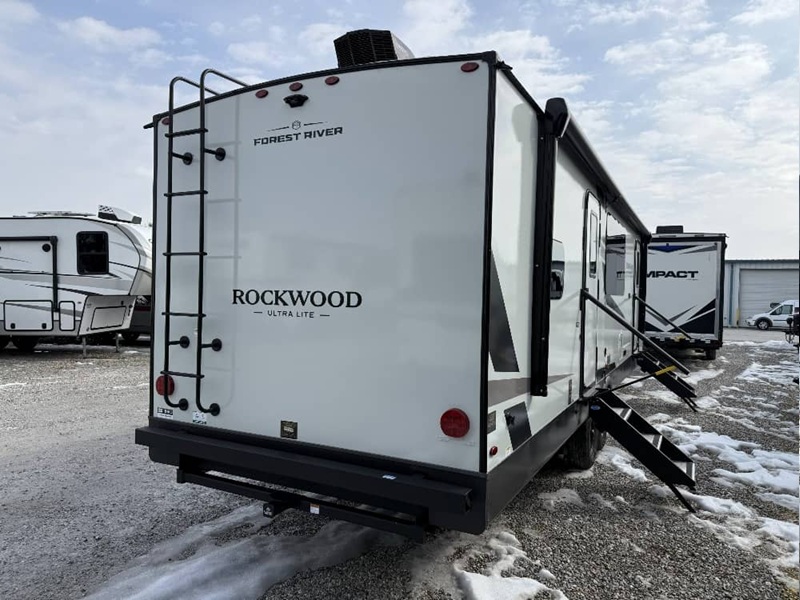 FOREST RIVER ROCKWOOD ULTRA LITE 27 2918BH