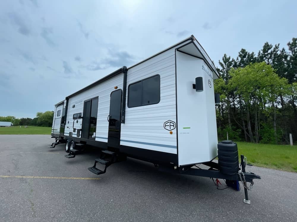 FOREST RIVER Salem Classic Villa 42QBQ