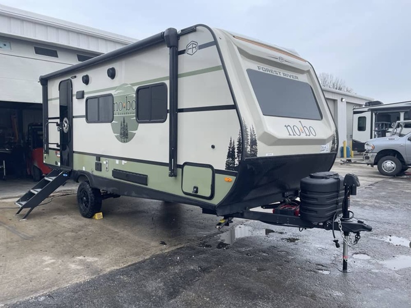 FOREST RIVER NO BOUNDARIES 19.4