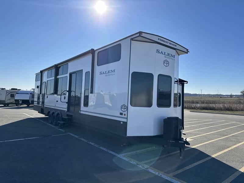 FOREST RIVER SALEM VILLA 42ZEN