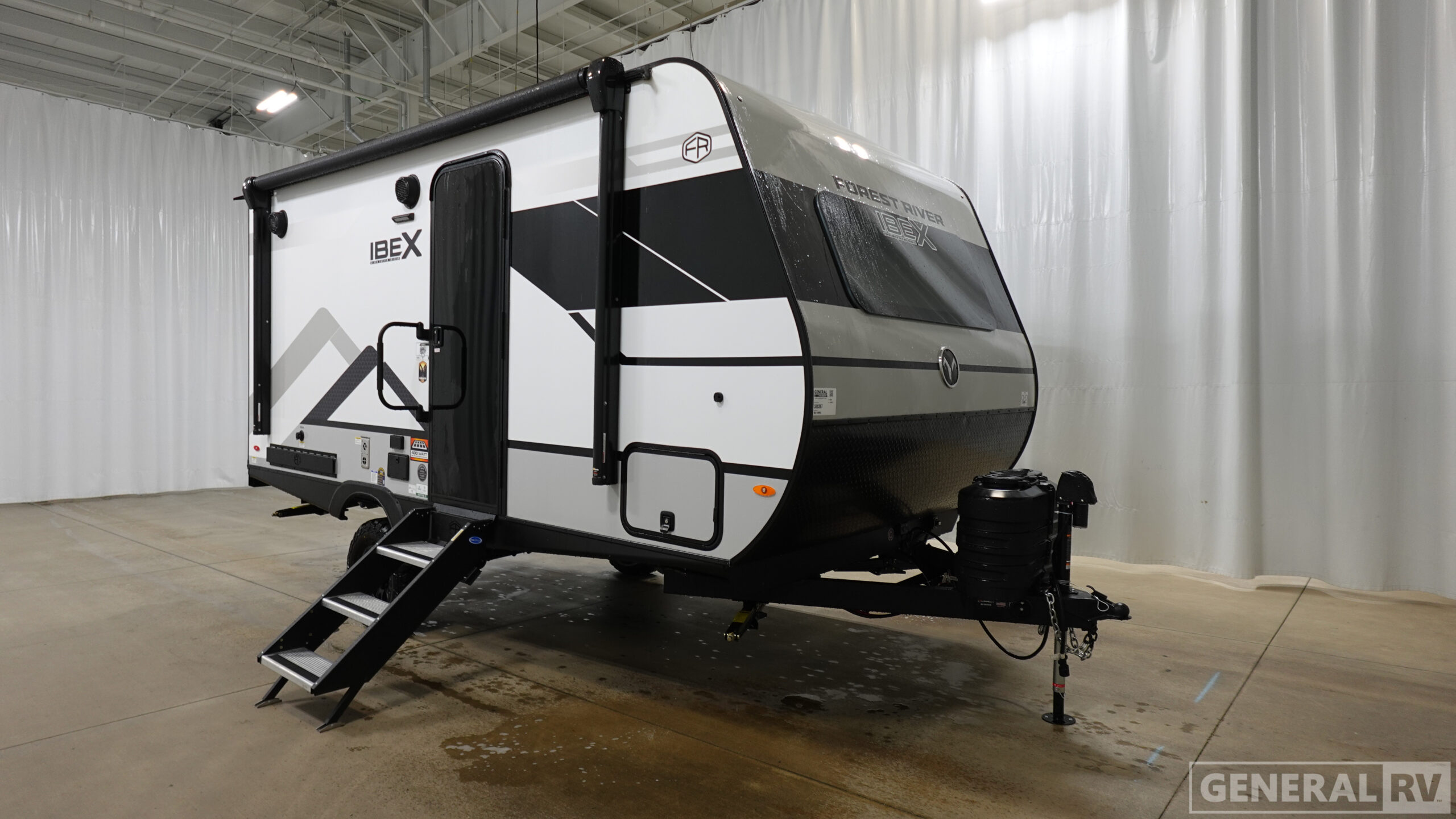 FOREST RIVER IBEX 16MRJ