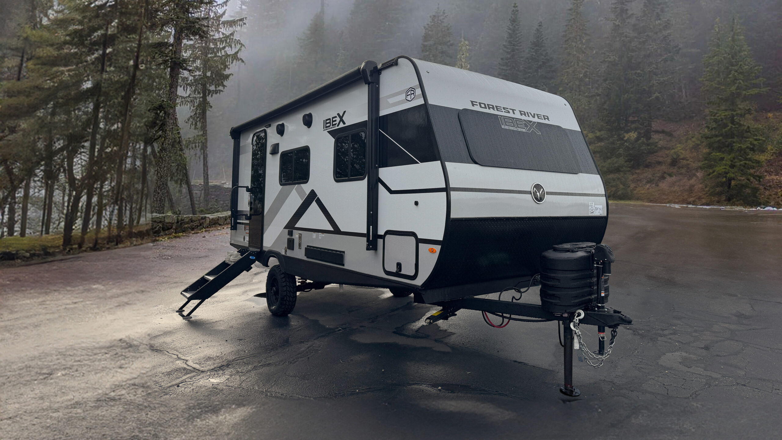 FOREST RIVER IBEX 19QBR